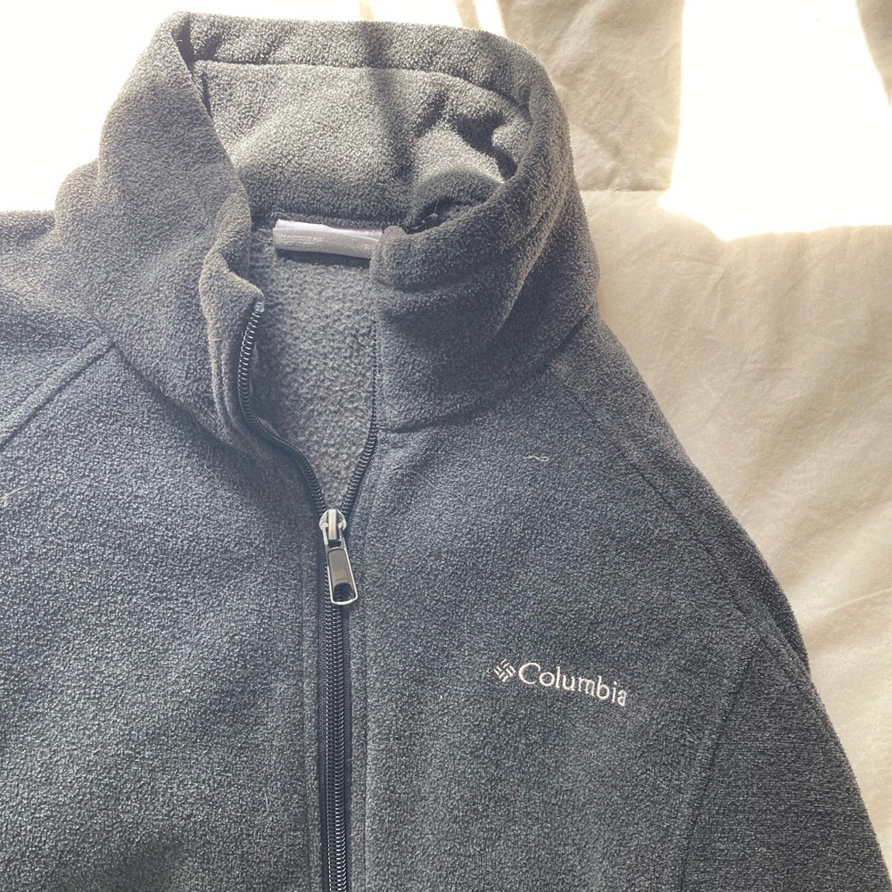 Black fleece Columbia zip up